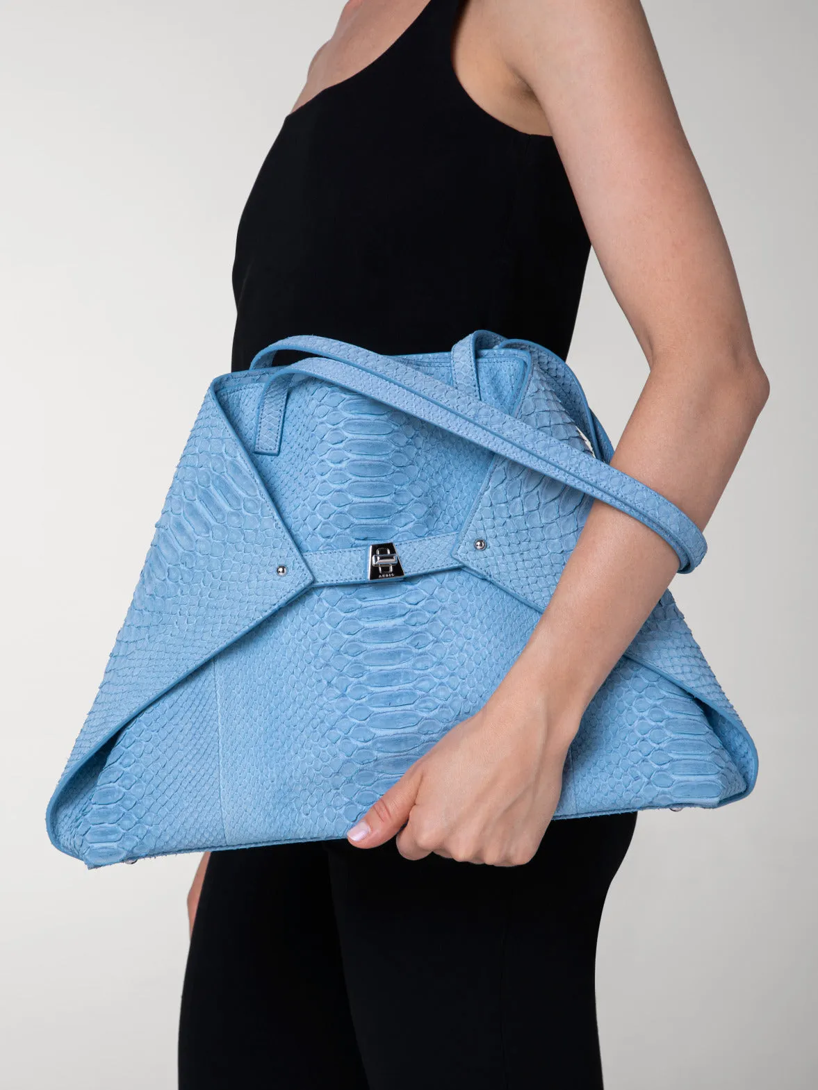 Ai Medium Shoulder Tote