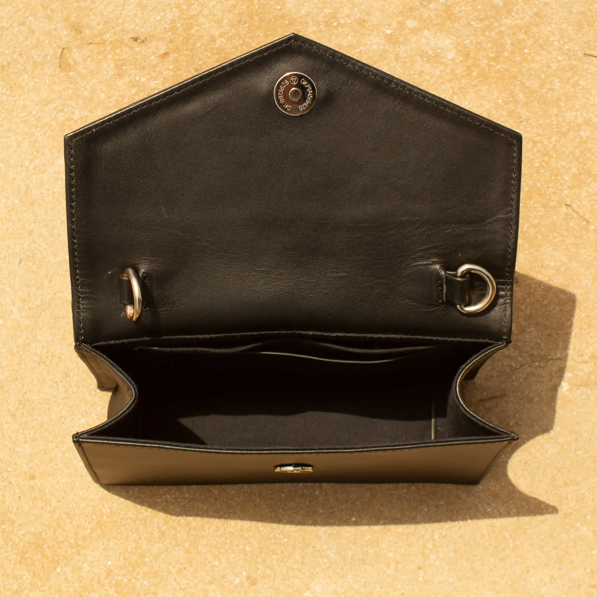 Leather Enveloppe Wallet Bag