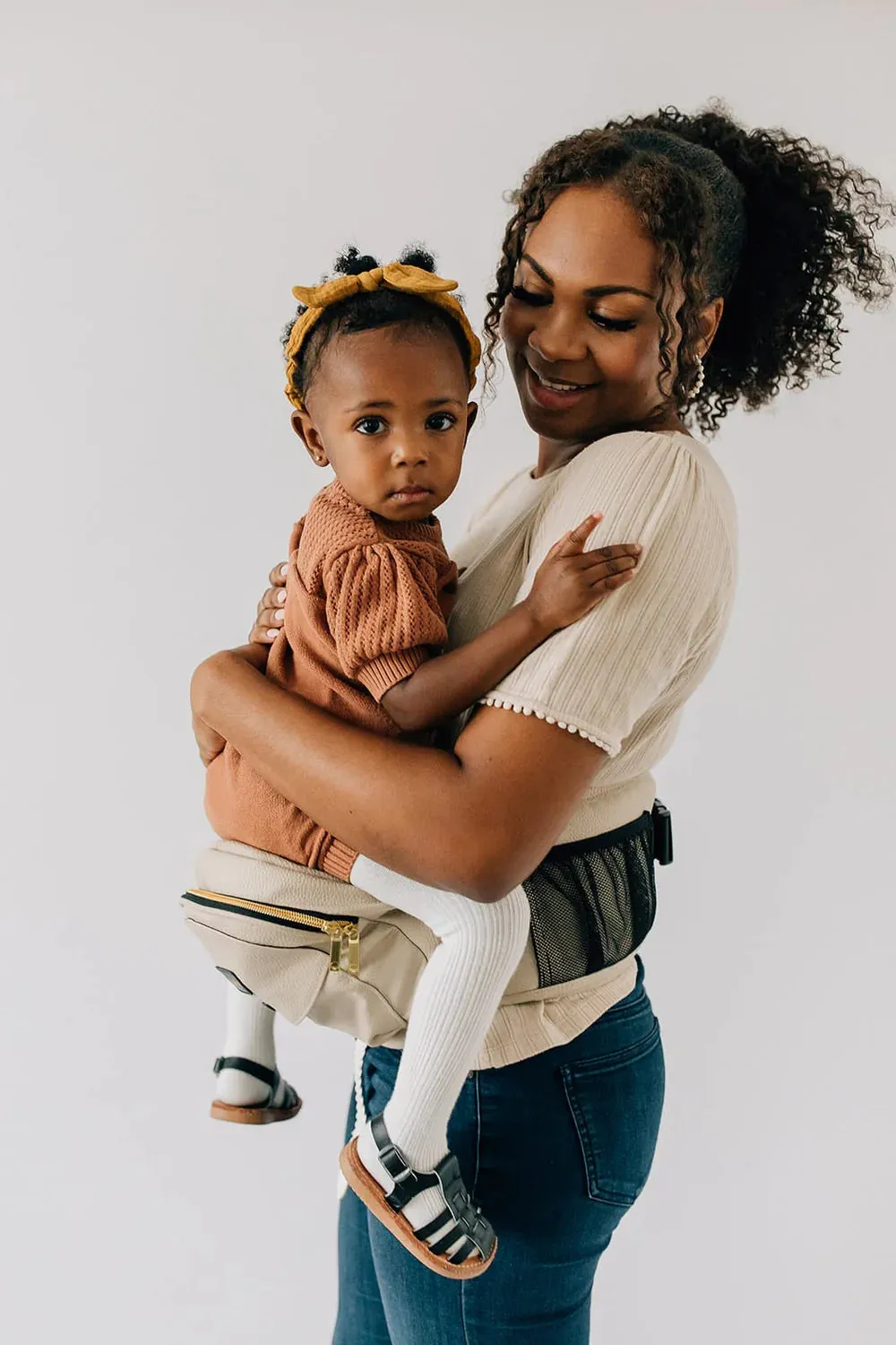 Tushbaby Hip Carrier In Cream