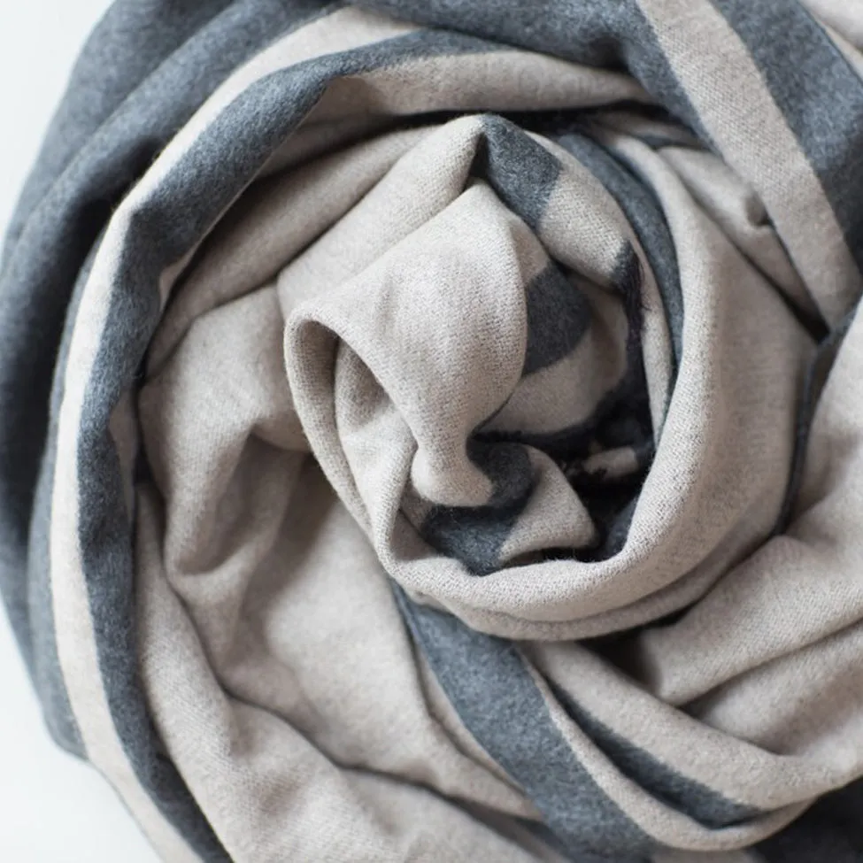 Tutti Luxurious Wrap – Grey/Stone